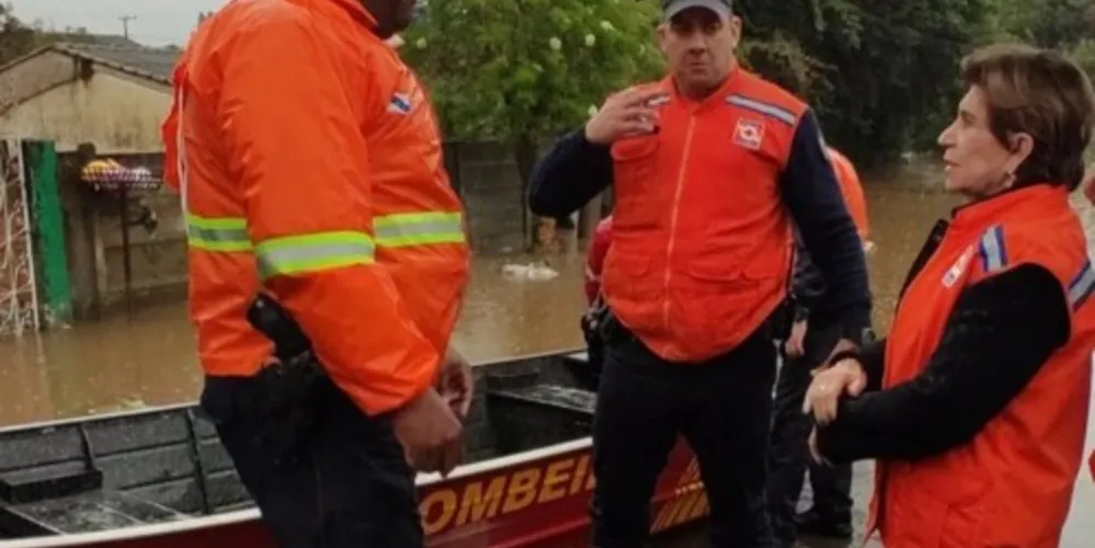 Equipes da Defesa Civil percorreram diferentes bairros da cidade, nesta quinta-feira (2)