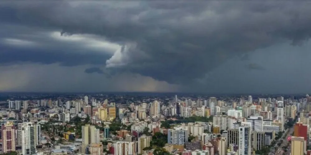 Há tendência de chuvas com temporais já na terça-feira (6).
