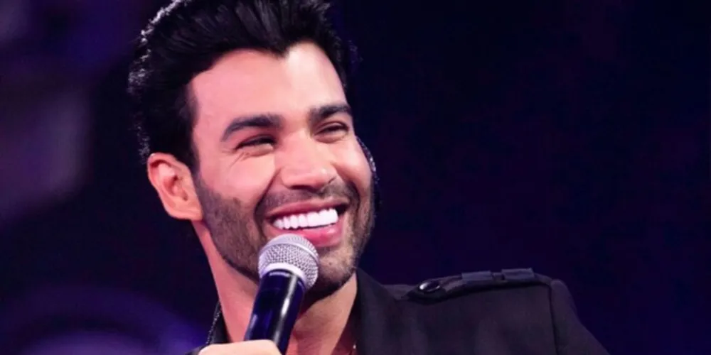 Gusttavo Lima já está em casa.