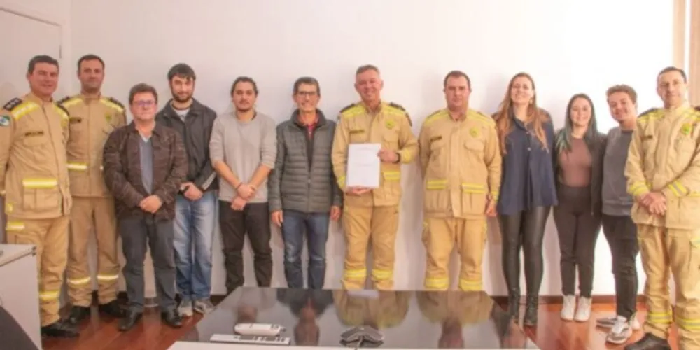 O projeto busca auxiliar o Corpo de Bombeiros de Ponta Grossa a realizar atendimentos eficientes no combate a incêndios