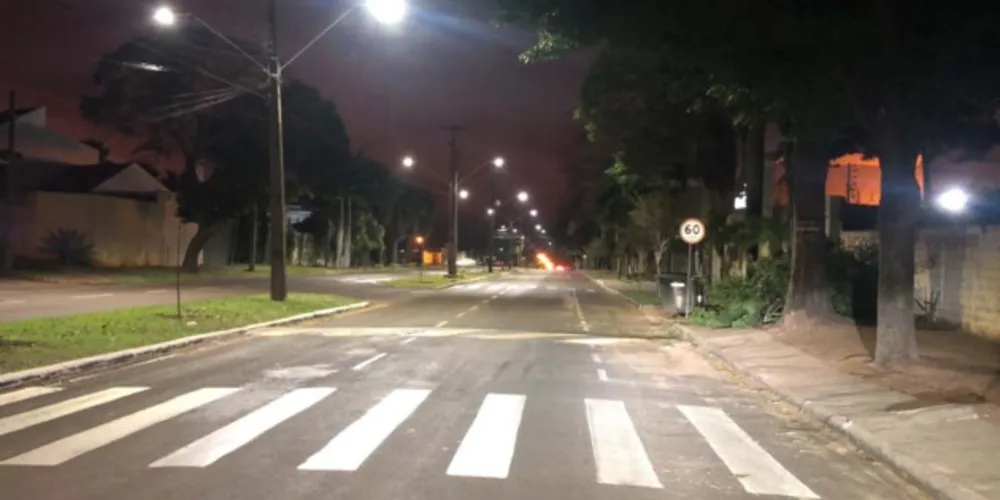 Programa Ilumina Paraná investe 34 milhões em 71 Municípios e gera economia, sustentabilidade e segurança às pessoas.