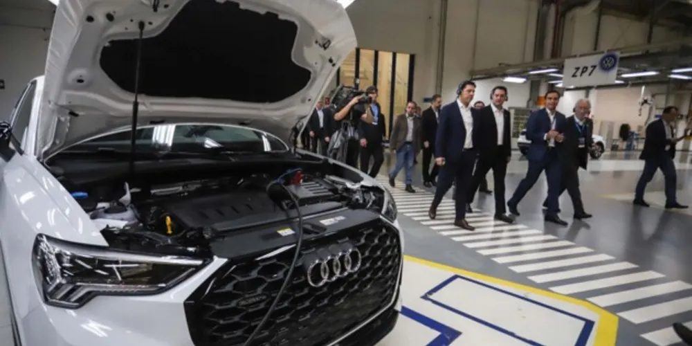 Os novos Audi Q3 e o Audi Q3 Sportback são equipados com motor 2.0l turbo, com tração Quattro e cambio tiptronic de 8 velocidades