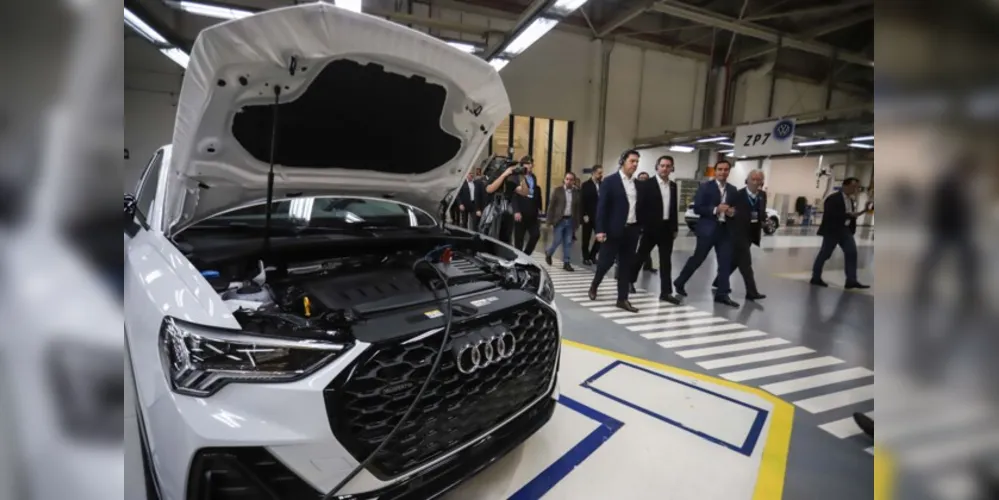 Os novos Audi Q3 e o Audi Q3 Sportback são equipados com motor 2.0l turbo, com tração Quattro e cambio tiptronic de 8 velocidades