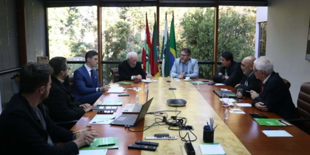 Comitiva do Consulado do Uruguai foi recebida no Banco Regional de Desenvolvimento do Extremo Sul