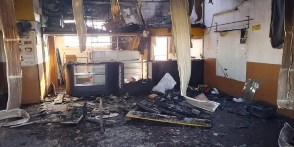 Fogo destruiu estoque e instalador de som perdeu todas as ferramentas de trabalho