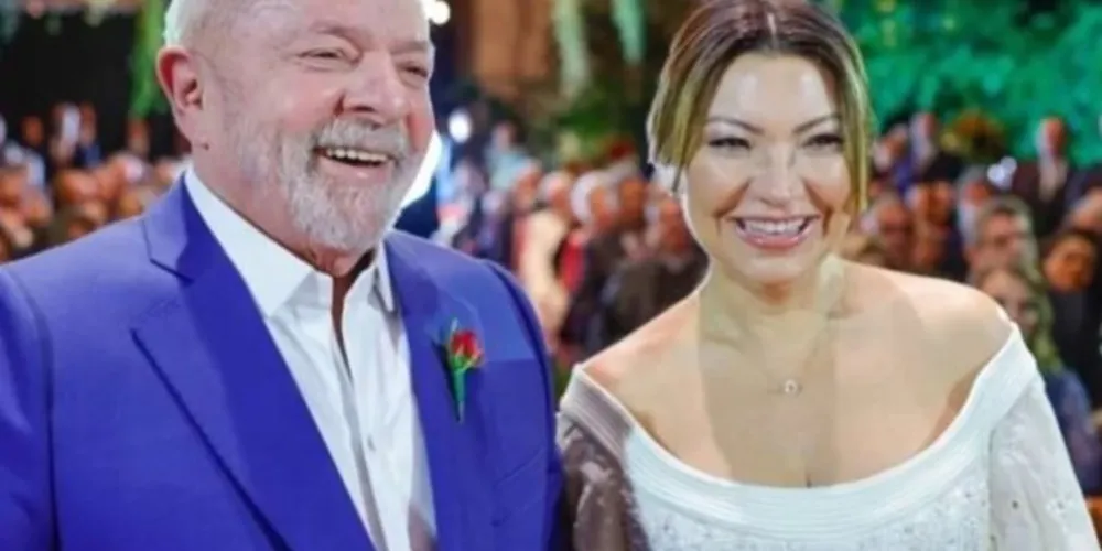 Segundo a equipe do petista, ambos passam bem, e petista está assintomático