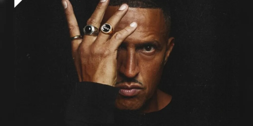 O projeto é apresentado por Mano Brown, líder do icônico grupo de rap nacional Racionais MC’s