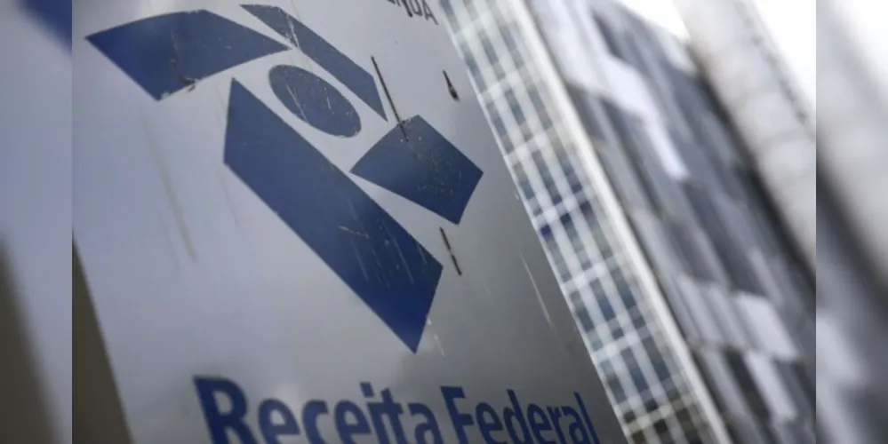 De acordo com a análise de arrecadação divulgada pelo Ministério da Economia, a arrecadação total do órgão em abril de 2022 ficou ligeiramente acima de R$ 195 bilhões.