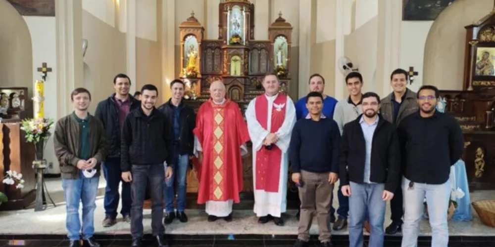 Leituras, salmos e preces tiveram a respectiva tradução.