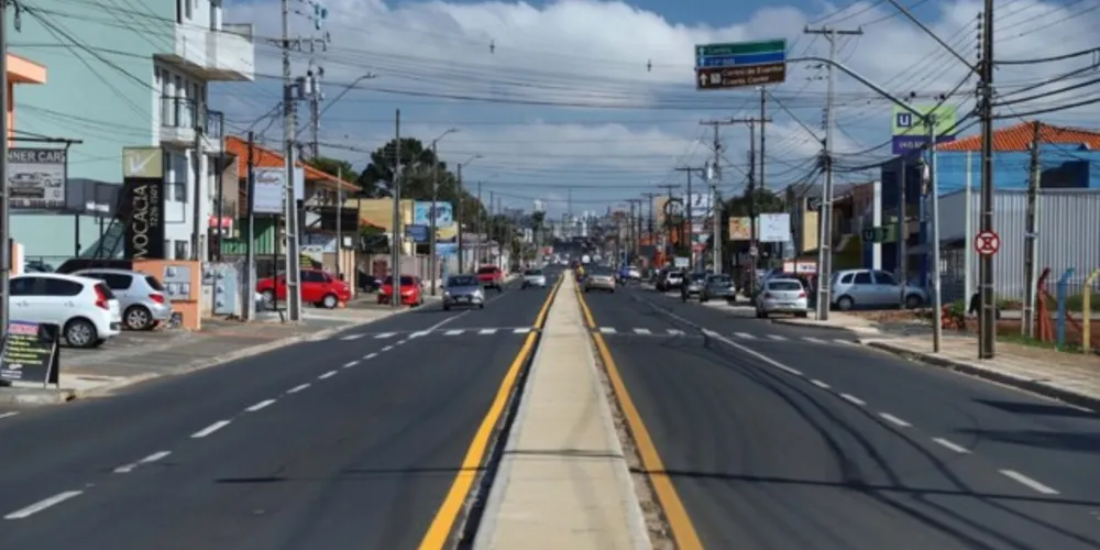 Caso ocorreu na Avenida Carlos Cavalcanti, em Uvaranas, na noite de ontem