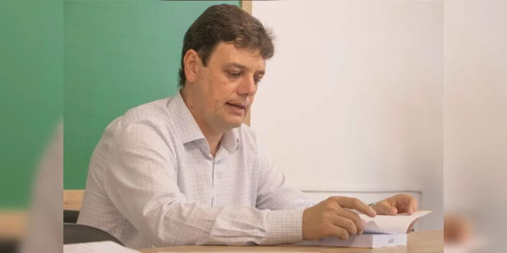 Professor Pablo Milanese lançou dois livros no mês de maio.