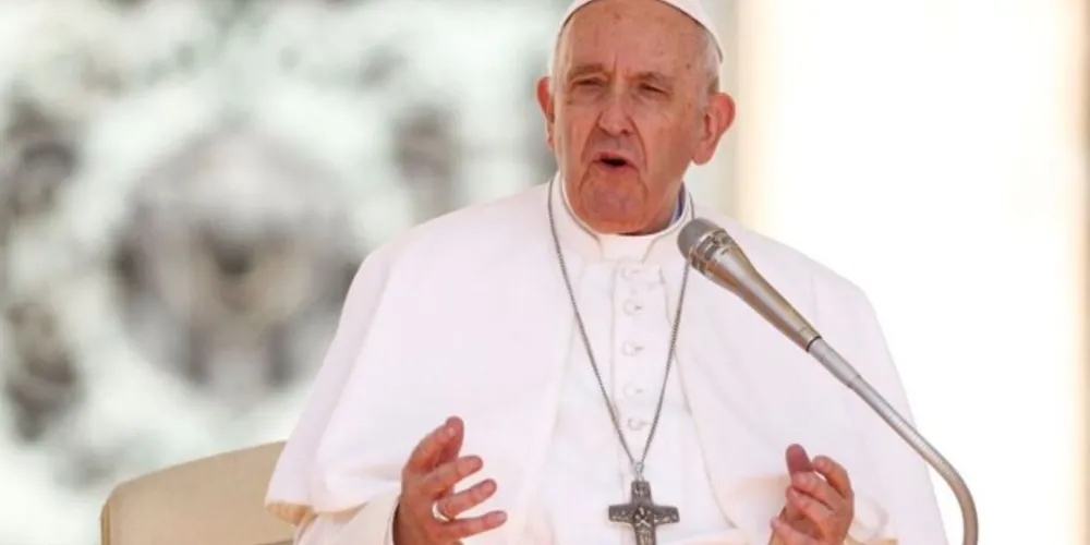 Papa disse que está a caminho de visitar o Canadá este mês e espera poder ir a Moscou e Kiev o mais rápido possível.