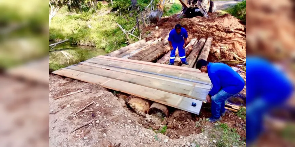 A obra foi realizada de maneira emergencial por se tratar de uma via utilizada pelo transporte escolar