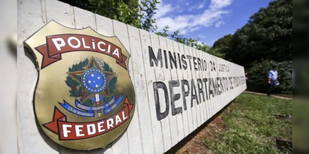 Além de três mandados de prisão, ação da Polícia Federal visa o cumprimento de 20 mandados de busca e apreensão