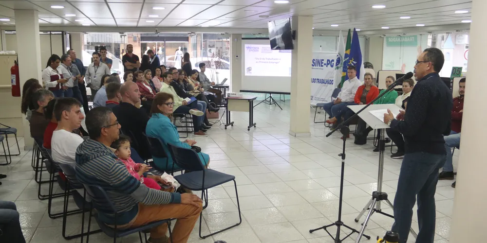 Ação ocorreu na tarde desta terça-feira na Agência do Trabalhador