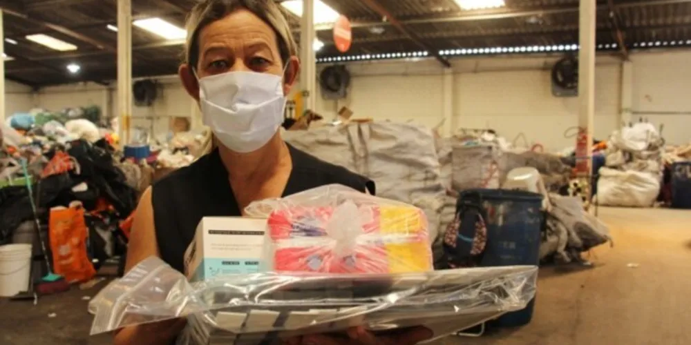 Doações como cestas de alimentos e cobertores, as máscaras vão contribuir para a prevenção da saúde