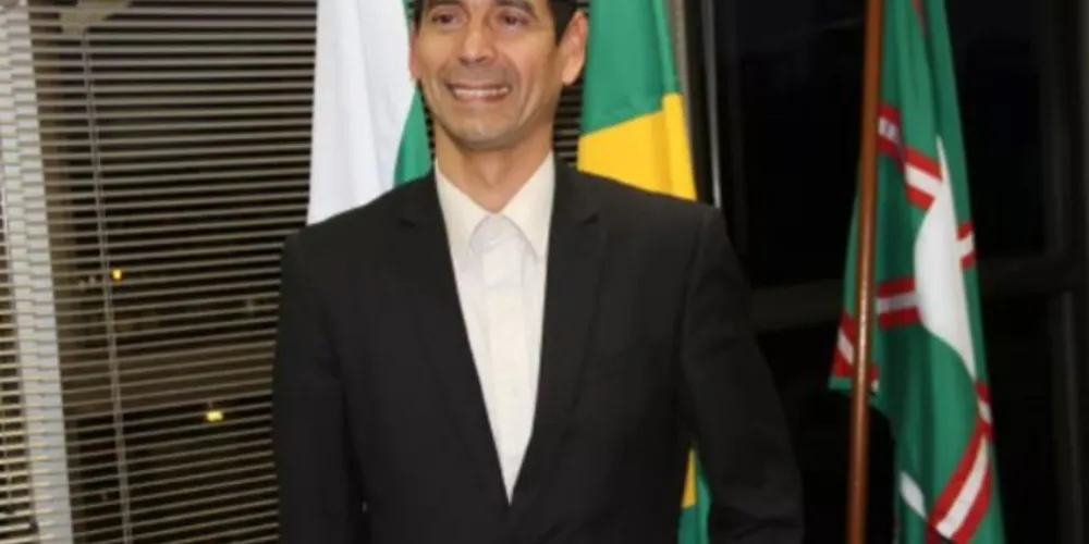 Romulo Marinho Soares deixa o cargo e será substituído por Wagner Mesquita