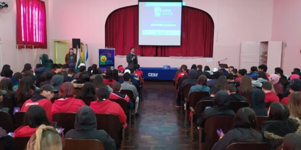 Ao todo, 182 alunos participaram da ação.