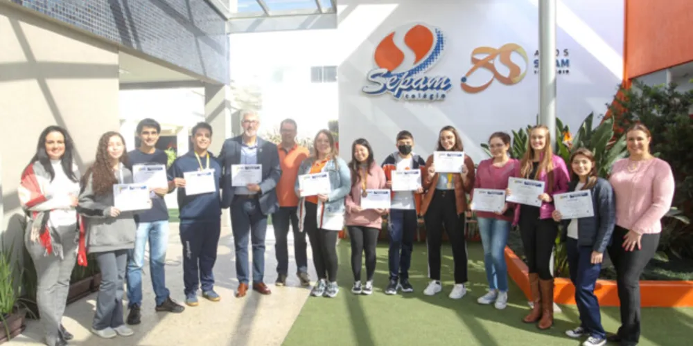 Na instituição, três estudantes receberam a medalha de ouro, dois de prata e dois de bronze, além de outros seis que foram condecorados com menção honrosa. A entrega das premiações ocorreu no fim do último mês.