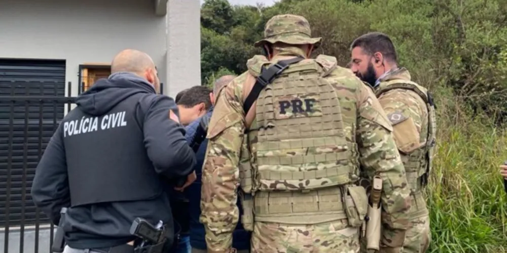 Participaram da operação 36 policiais civis e 18 policiais rodoviários federais.