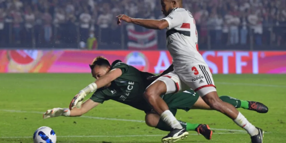 Tricolor derrota Universidad Católica por 4 a 1, no Morumbi, e vai enfrentar o Ceará na próxima fase