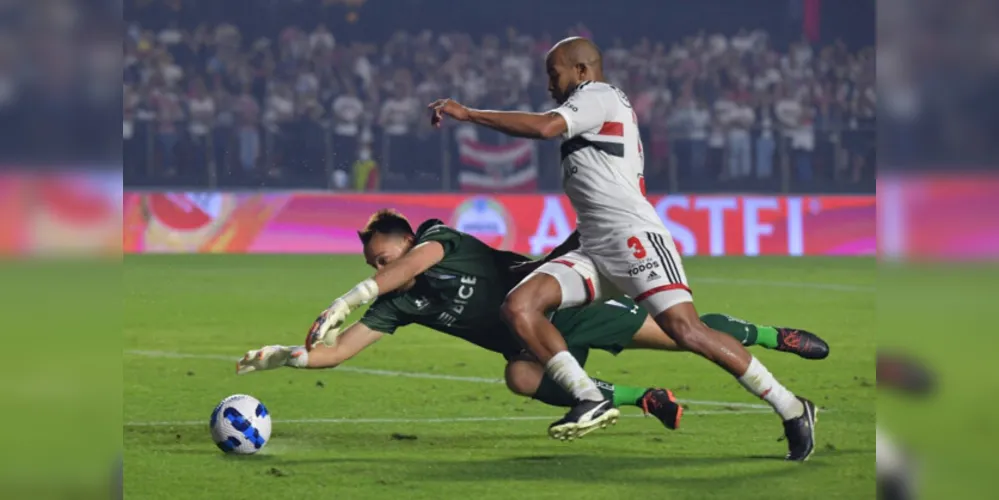 Tricolor derrota Universidad Católica por 4 a 1, no Morumbi, e vai enfrentar o Ceará na próxima fase