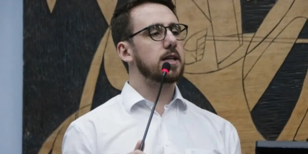 Na tribuna da Câmara, Stocco criticou ações adotadas pela prefeita na Saúde