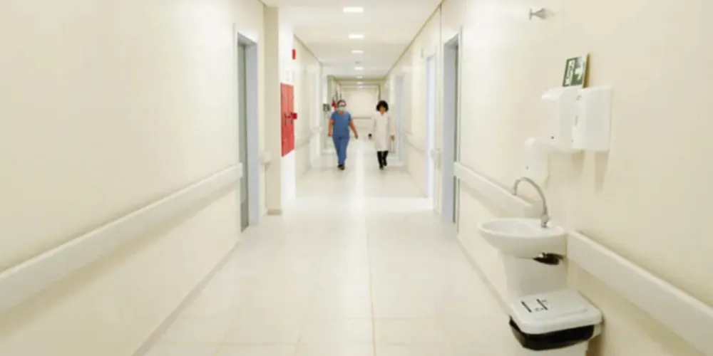 Abril registrou o menor número de mortes por Covid em dois anos no Paraná.