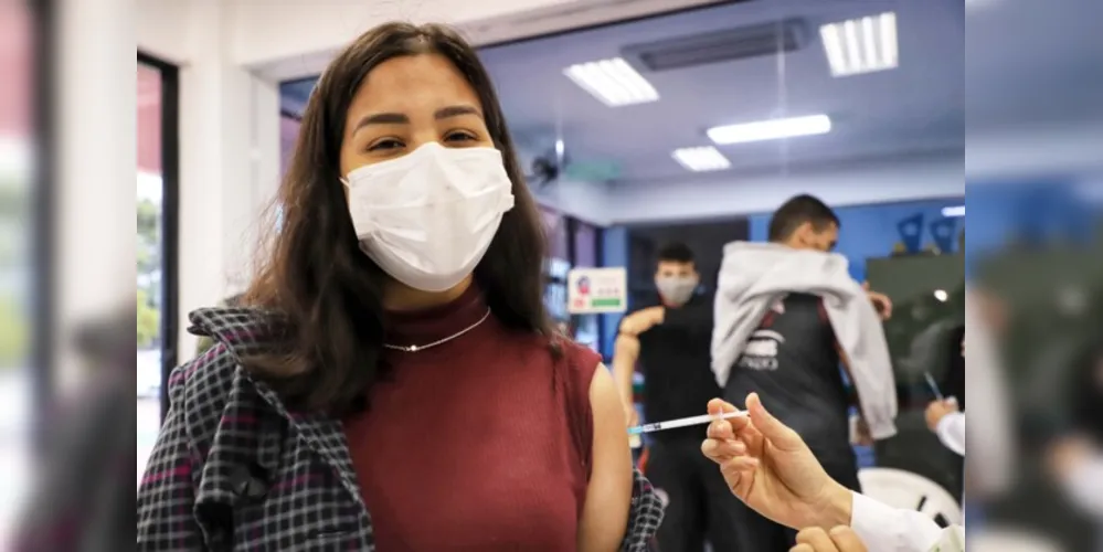 Fundação de Saúde inicia aplicação da dose de reforço em adolescentes