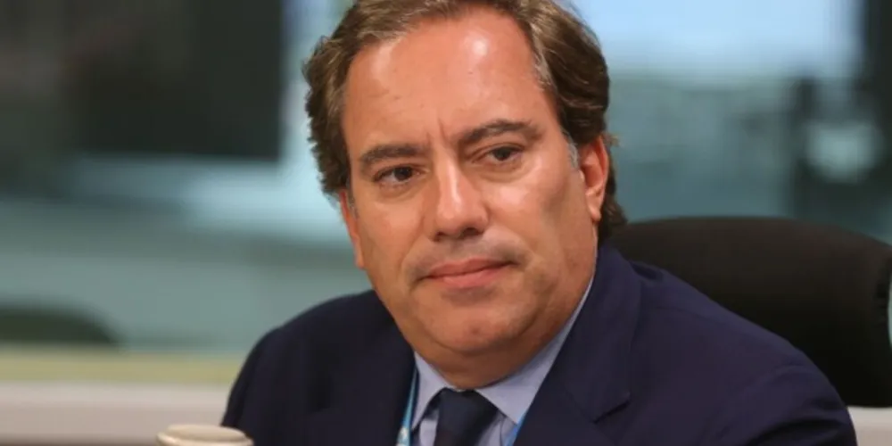 Demissão ocorre após denúncias de assédio sexual por parte de funcionárias da Caixa Econômica Federal.