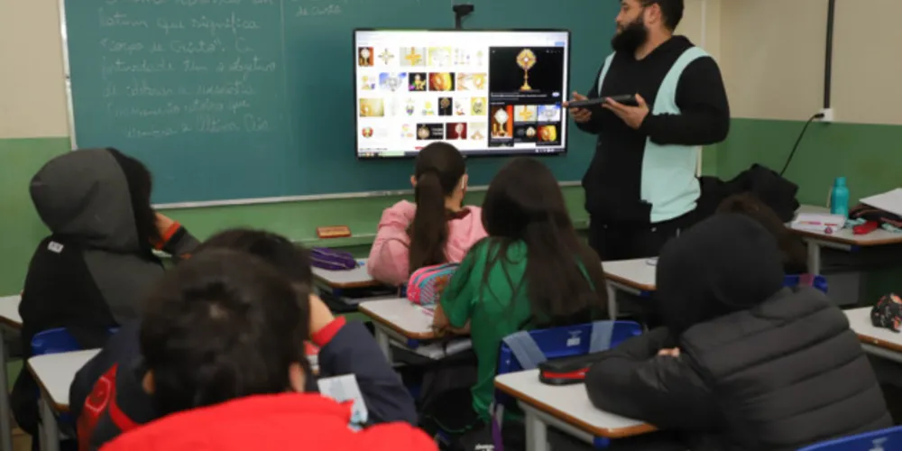 Transporte com mais investimentos, merenda reforçada e infraestrutura de qualidade favorecem o aprendizado