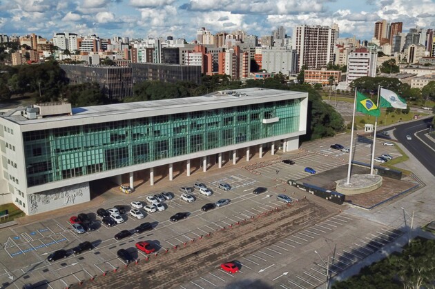 Foi decretado ponto facultativo para os funcionários públicos estaduais na sexta-feira (17)