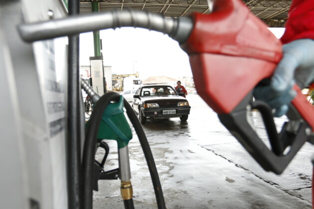 Feirão do Imposto em Ponta Grossa irá ofertar 2 mil litros de gasolina comum ao preço de R$ 5.