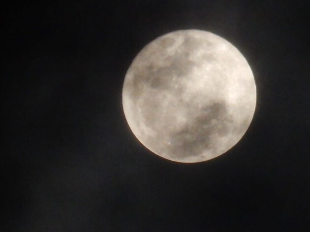 O Portal aRede recebeu imagens da 'Superlua de Morango' feitas em Londrina