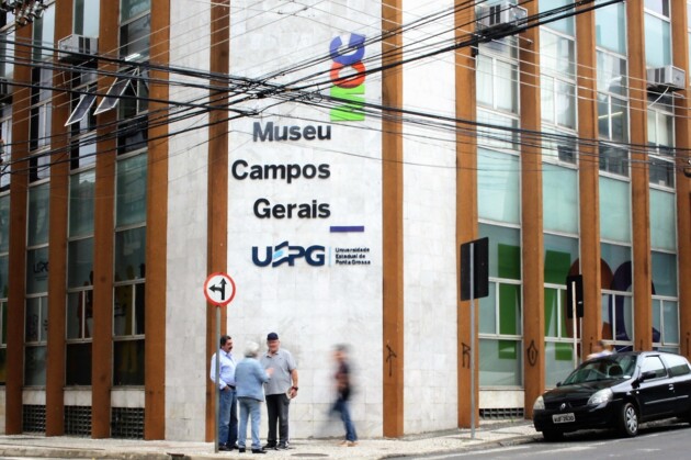 Conferência de abertura destaca o processo de restauro da sede histórica do Museu Campos Gerais