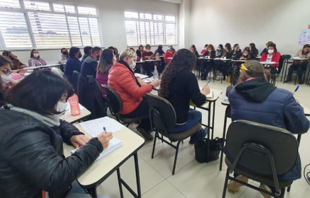 Encontro reúne diretores e diretoras das duas cidades.