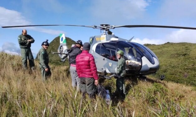 Rapaz de 31 anos estava ferido e foi resgatado por helicóptero da Polícia Militar