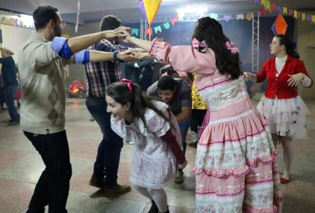 A quadrilha é atração tradicional e garantia de alegria