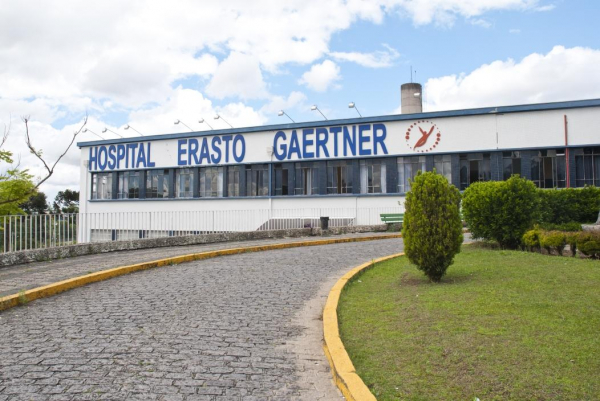 Especialistas do Hospital Erasto Gaertner alertam para importância de a população retomar exames de rotina