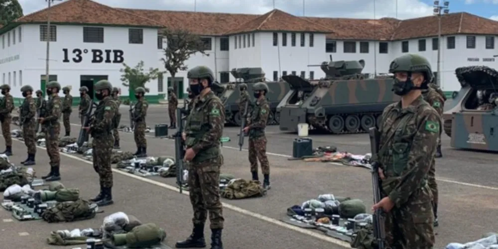 Exército possui em seu armamento armas leves, pesadas e orgânicas, próprias das viaturas blindadas