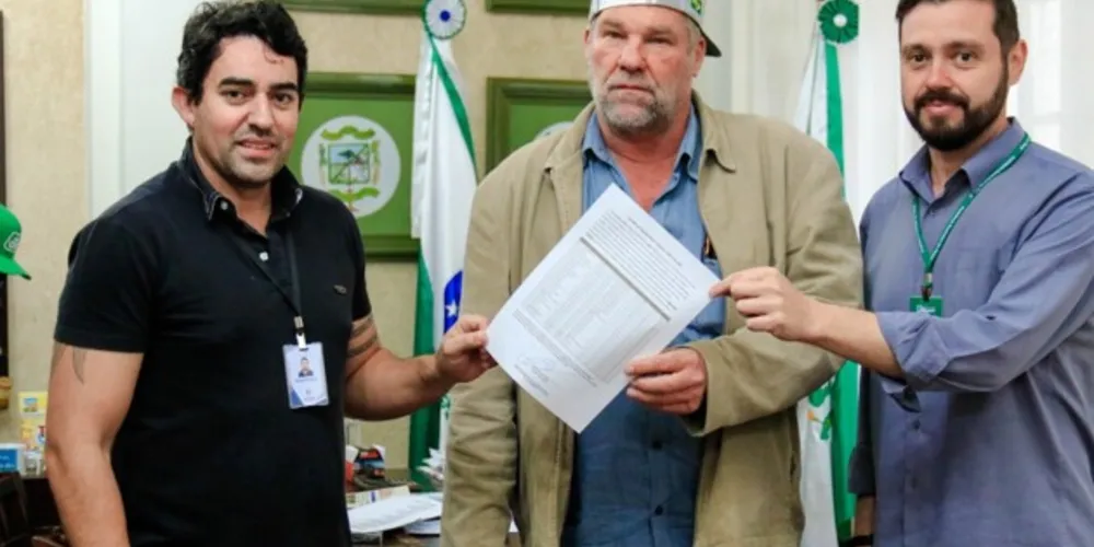 As 23 famílias beneficiadas, que moram no bairro Bom Pastor, serão as proprietárias do terreno em que residem