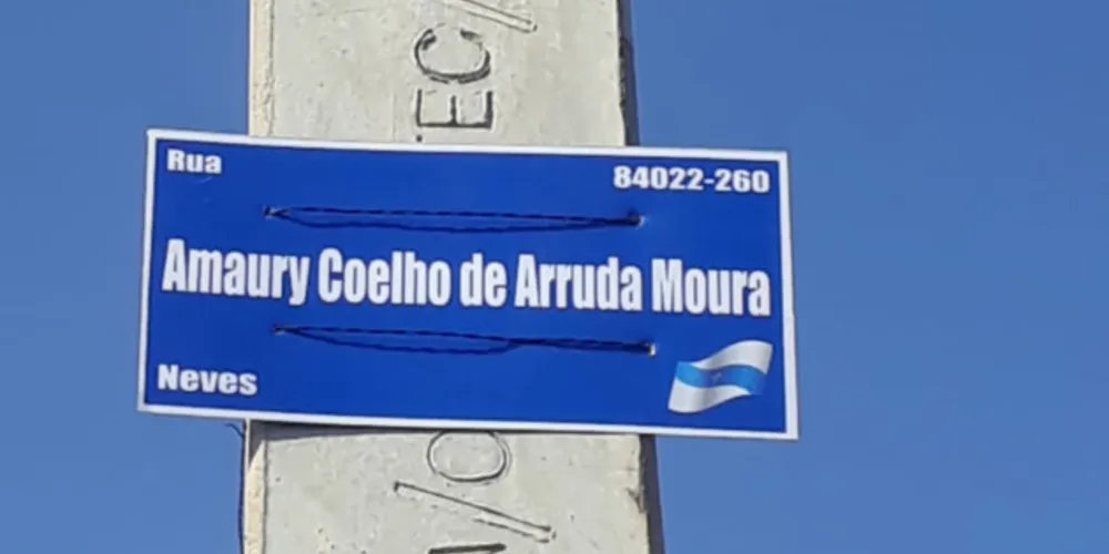 Mais de 300 placas foram colocadas em vilas de Olarias, Uvaranas e Cará-Cará