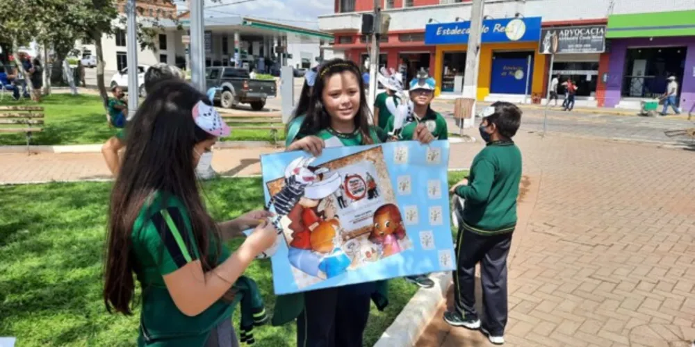 Saída a campo foi uma das etapas realizadas pela turma