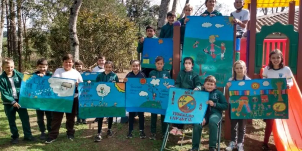 Campanha dos alunos destacou para o que pode e não pode na infância