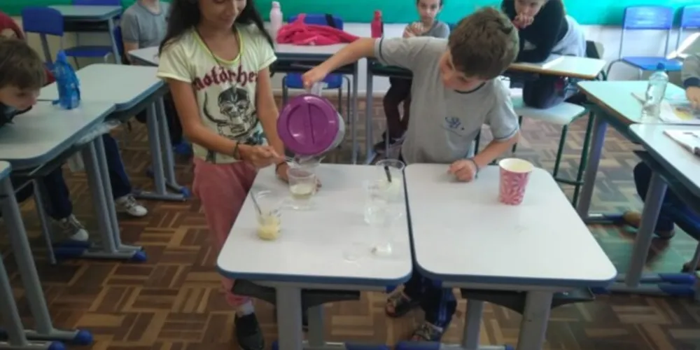 Diversas etapas, e noções como misturas heterogênea e homogênea, foram aplicadas em sala de aula