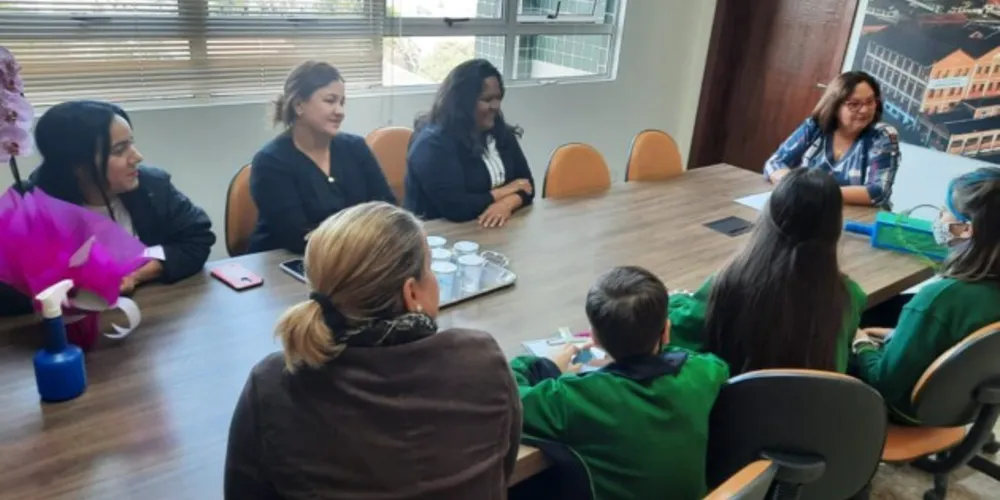 Gestora municipal pôde interagir e esclarecer tópicos importantes diante da turma