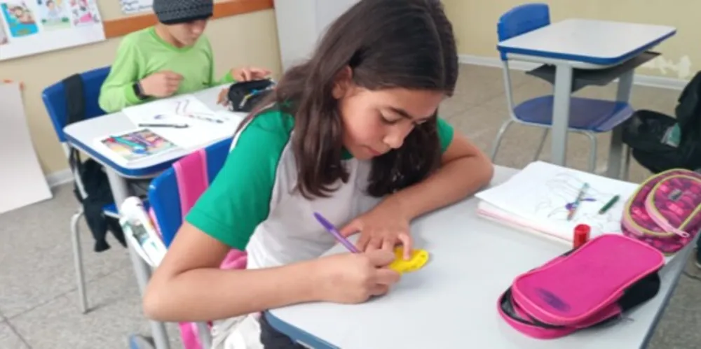 Utilização de HQ e outros informativos permitiram alunos analisarem realidade do país acerca da questão