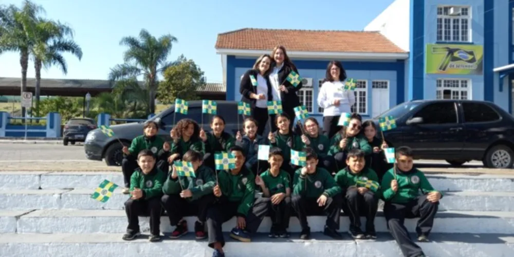 Alunos prestaram homenagens em decorrência da data