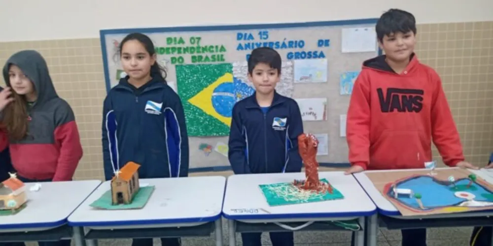 Alunos expuseram produções para demais colegas da escola, ampliando a questão de pertencimento