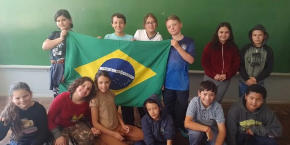 Apresentações e estudos marcaram trabalho sobre importante data cívica